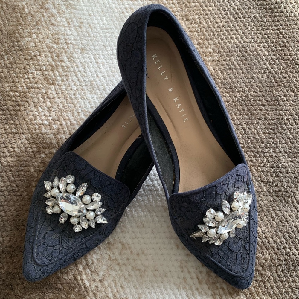✨🥿 Adorable Navy Lace Embellished Flats 🥿✨